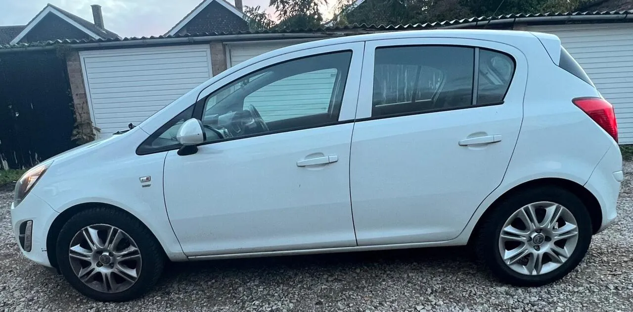 Vauxhall Corsa 2013 photo 5