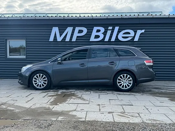 Toyota Avensis 2011 photo 2