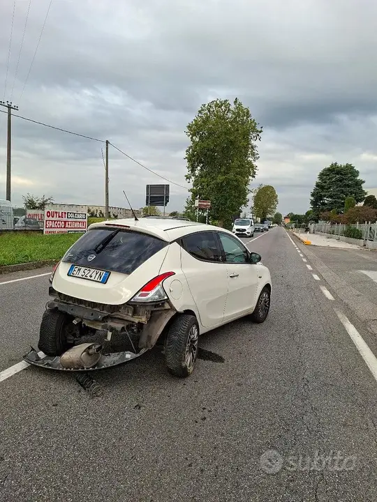 Lancia Ypsilon 2012 photo 3