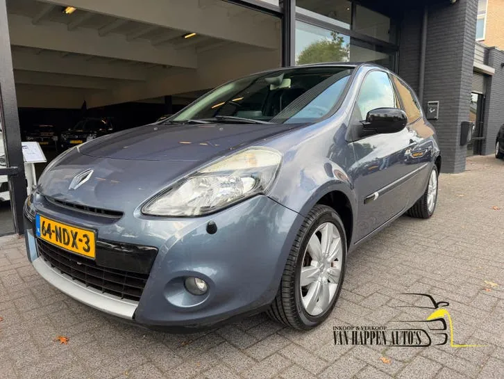 Renault Clio 2010 photo 2