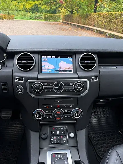 Land Rover Discovery 2016 photo 3