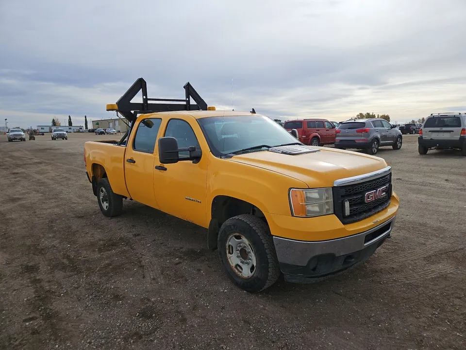 GMC Sierra 2500Hd 2011 photo 2