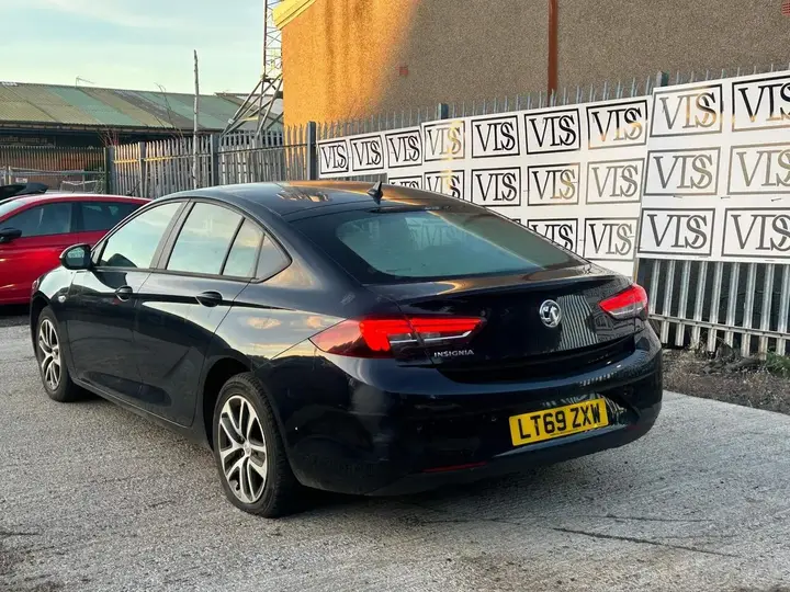 Vauxhall Insignia 2019 photo 3