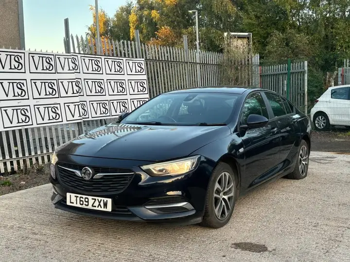 Vauxhall Insignia 2019 photo 2