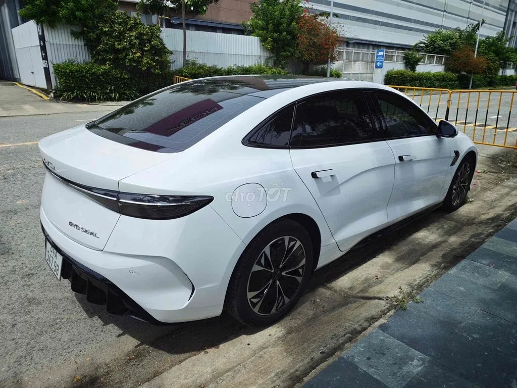 BYD Seal 2025 photo 3