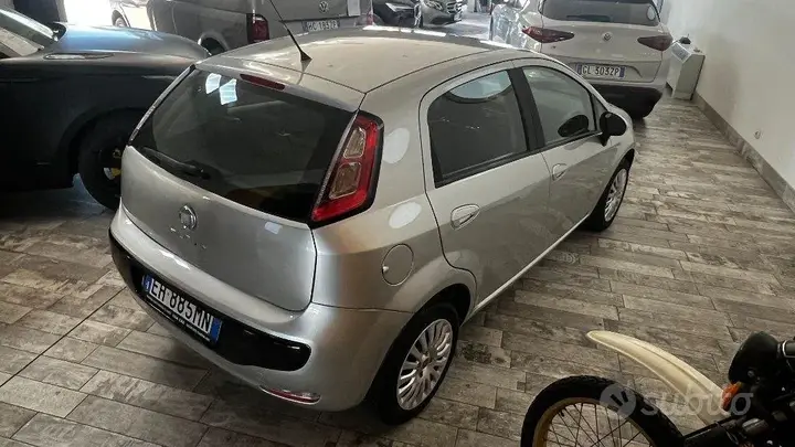 Fiat Grande Punto 2011 photo 5