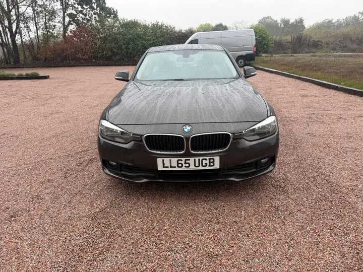 BMW 3 Series 2015 photo 2