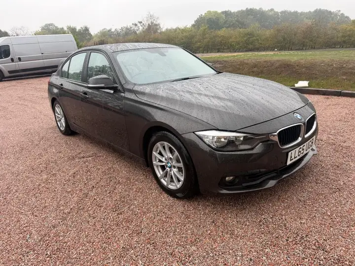 BMW 3 Series 2015 photo 3