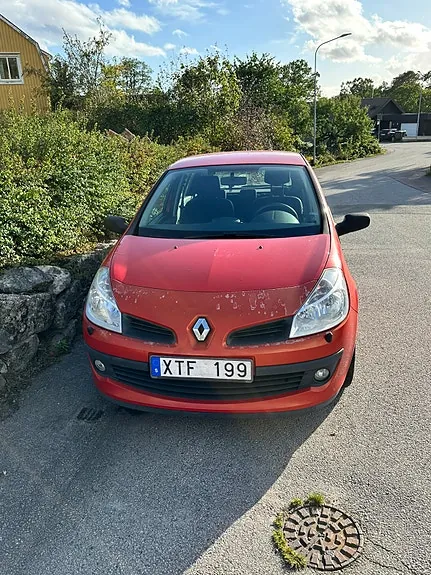 Renault Clio 2006 photo 2