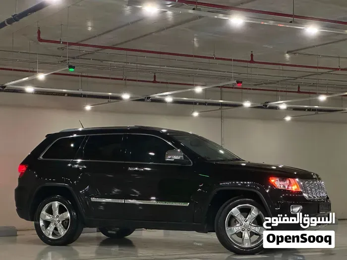 Jeep Grand Cherokee Overland 2012 photo 4