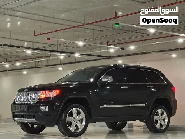 Jeep Grand Cherokee Overland 2012 photo 3