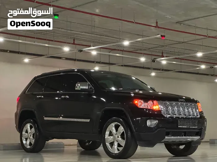 Jeep Grand Cherokee Overland 2012 photo 2