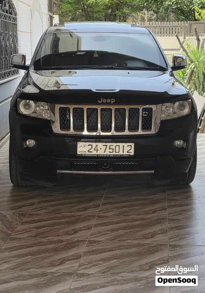 Jeep Grand Cherokee Overland 2012 photo 5