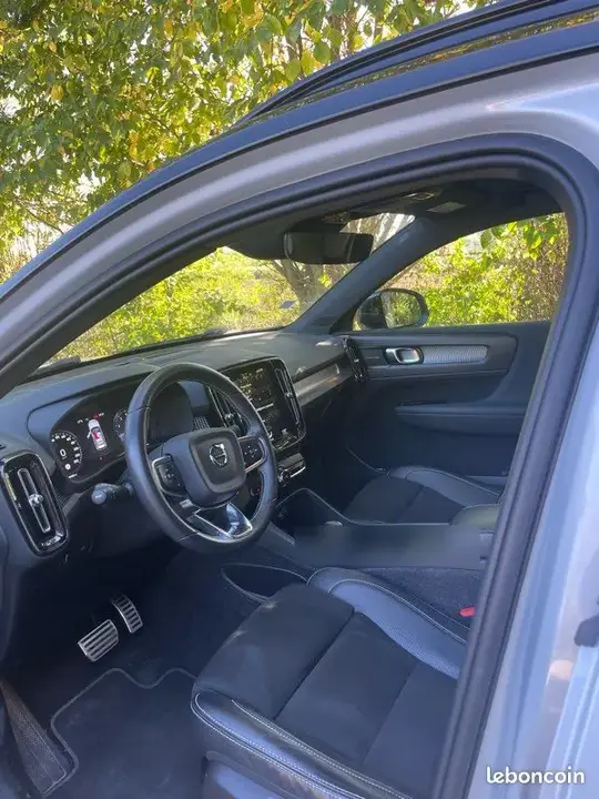Volvo Xc40 2020 photo 2