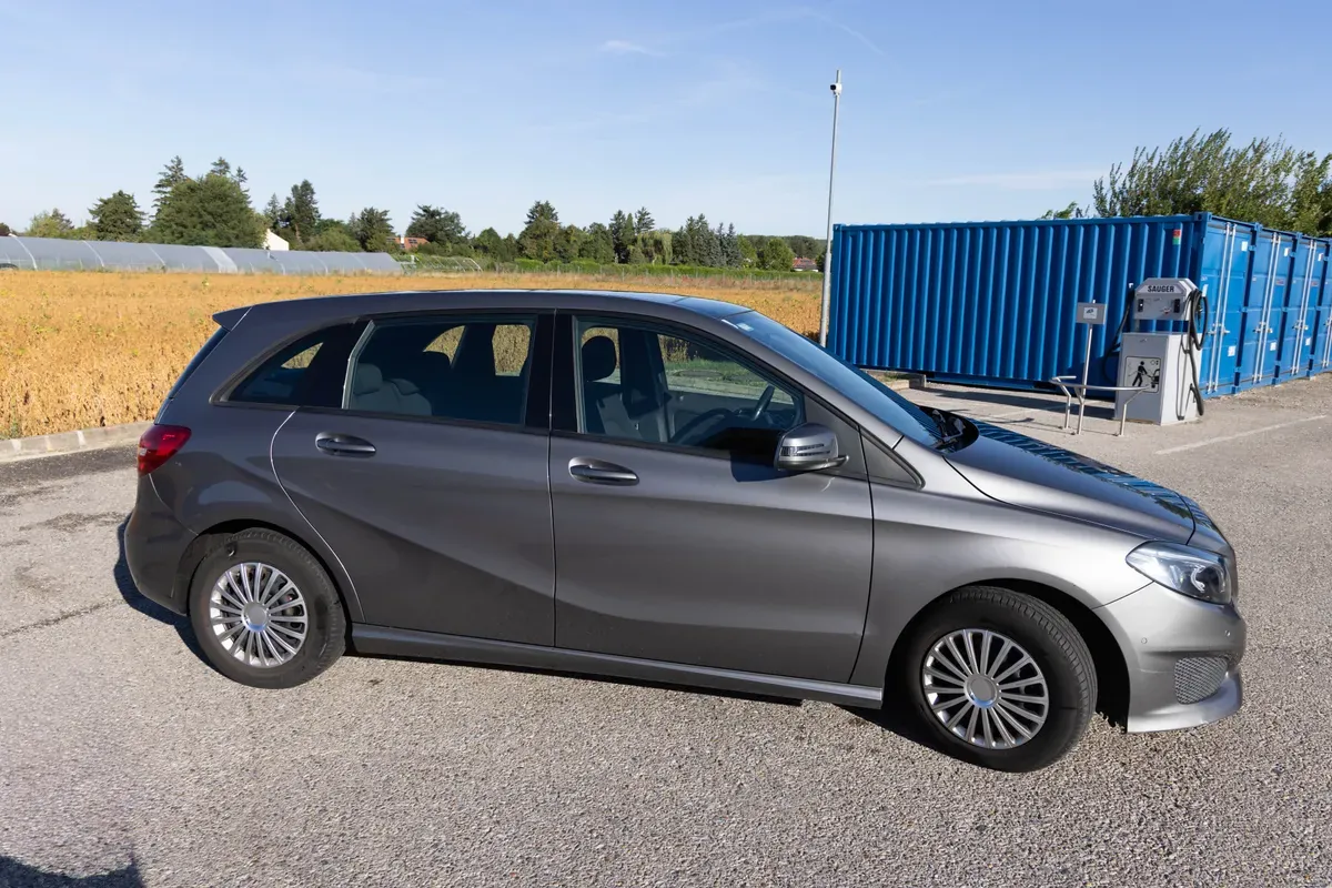 Mercedes-Benz B-Class 2015 photo 2