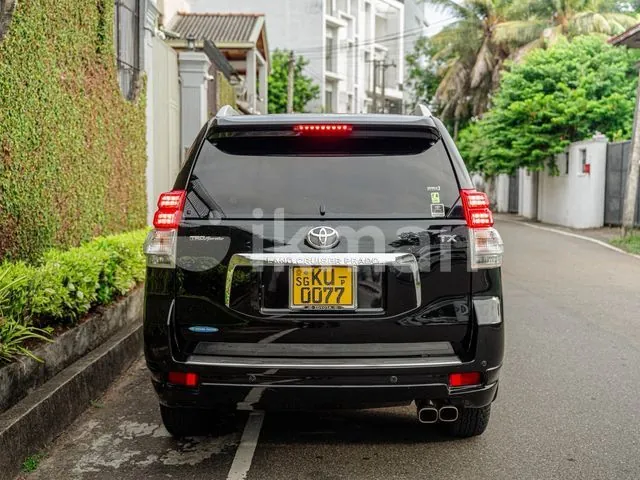 Toyota Land Cruiser Prado 2011 photo 2