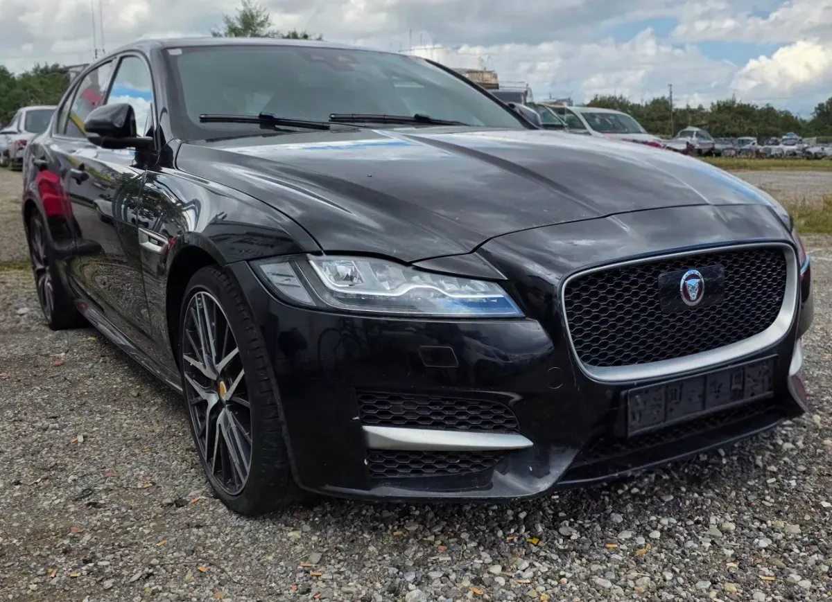 Jaguar Xf 2018 photo 2