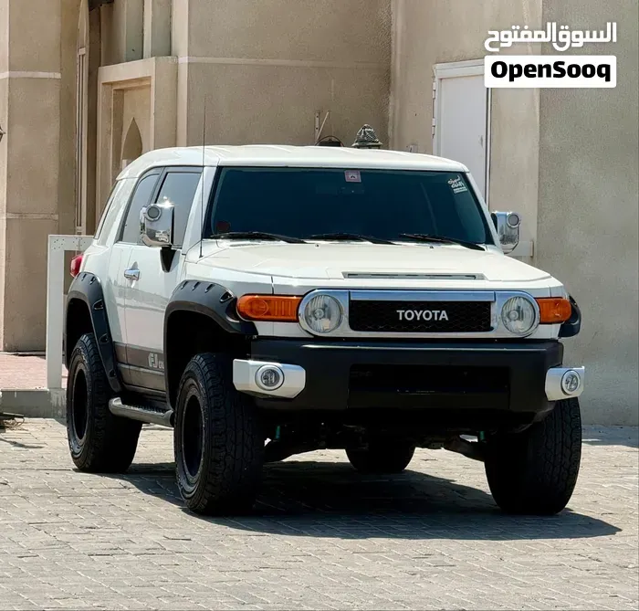 Toyota Fj 2012 photo 2