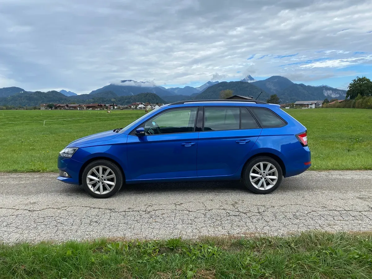 Skoda Fabia 2023 photo 2