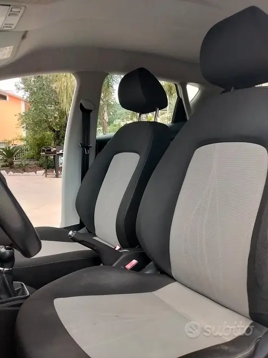 Seat Ibiza 2014 photo 4