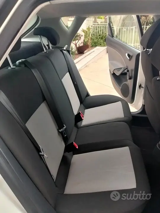 Seat Ibiza 2014 photo 5
