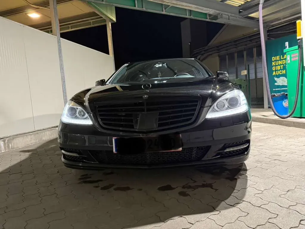 Mercedes-Benz S-Class 2011 photo 2