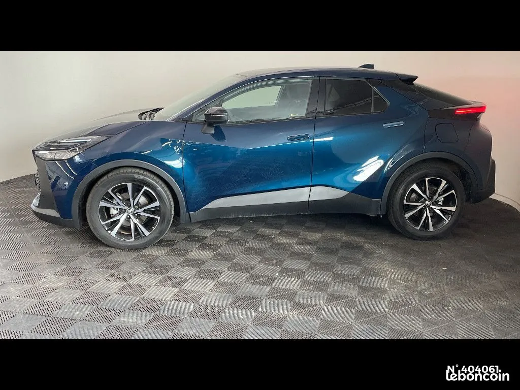 Toyota C-Hr 2024 photo 2