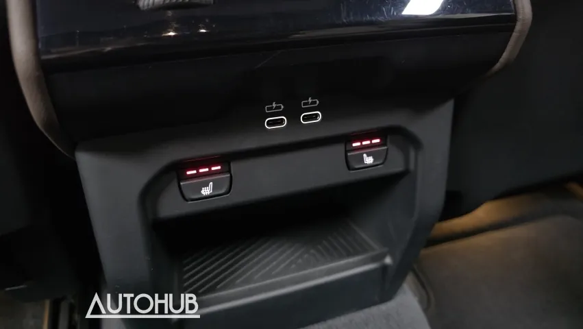 BMW 5 Series 2025 photo 2