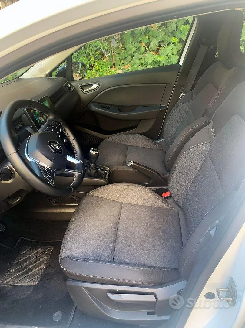 Renault Clio 2023 photo 4