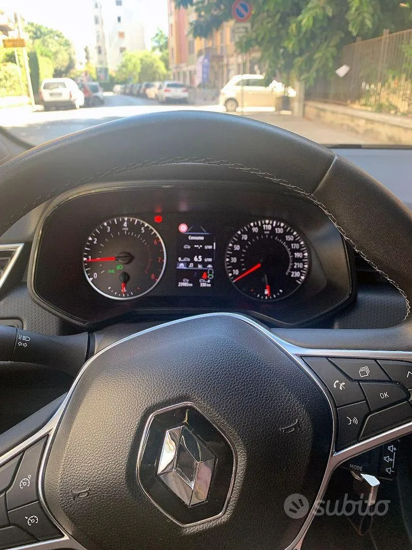 Renault Clio 2023 photo 2