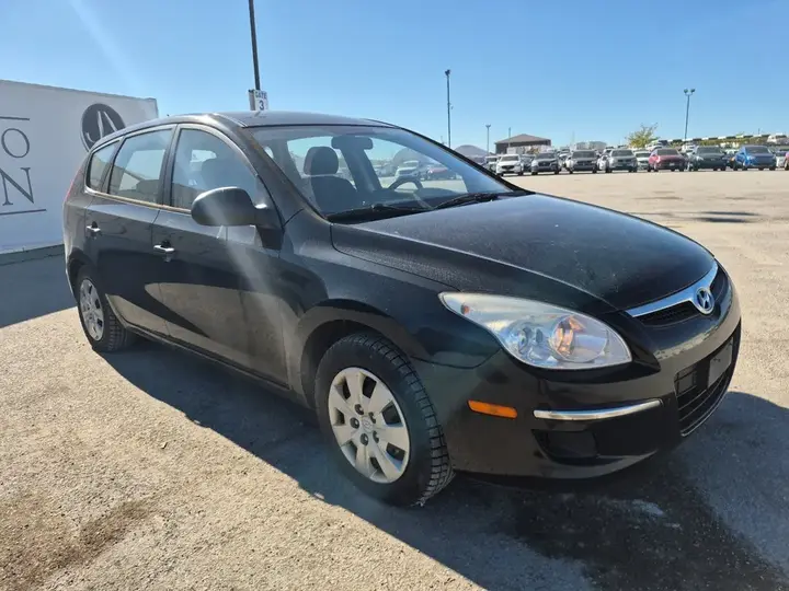 Hyundai Elantra 2011 photo 3