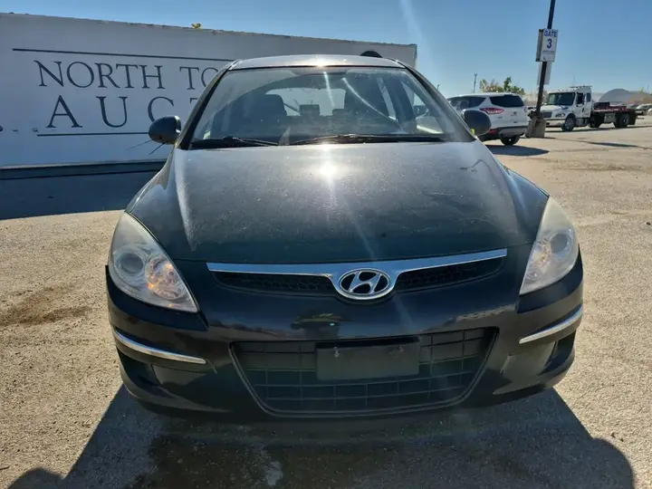Hyundai Elantra 2011 photo 2