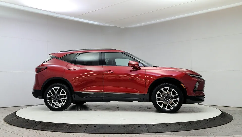 Chevrolet Blazer 2024 photo 2