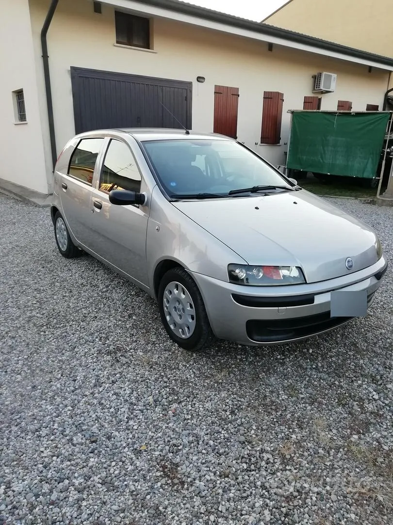 Fiat Punto 2001 photo 2