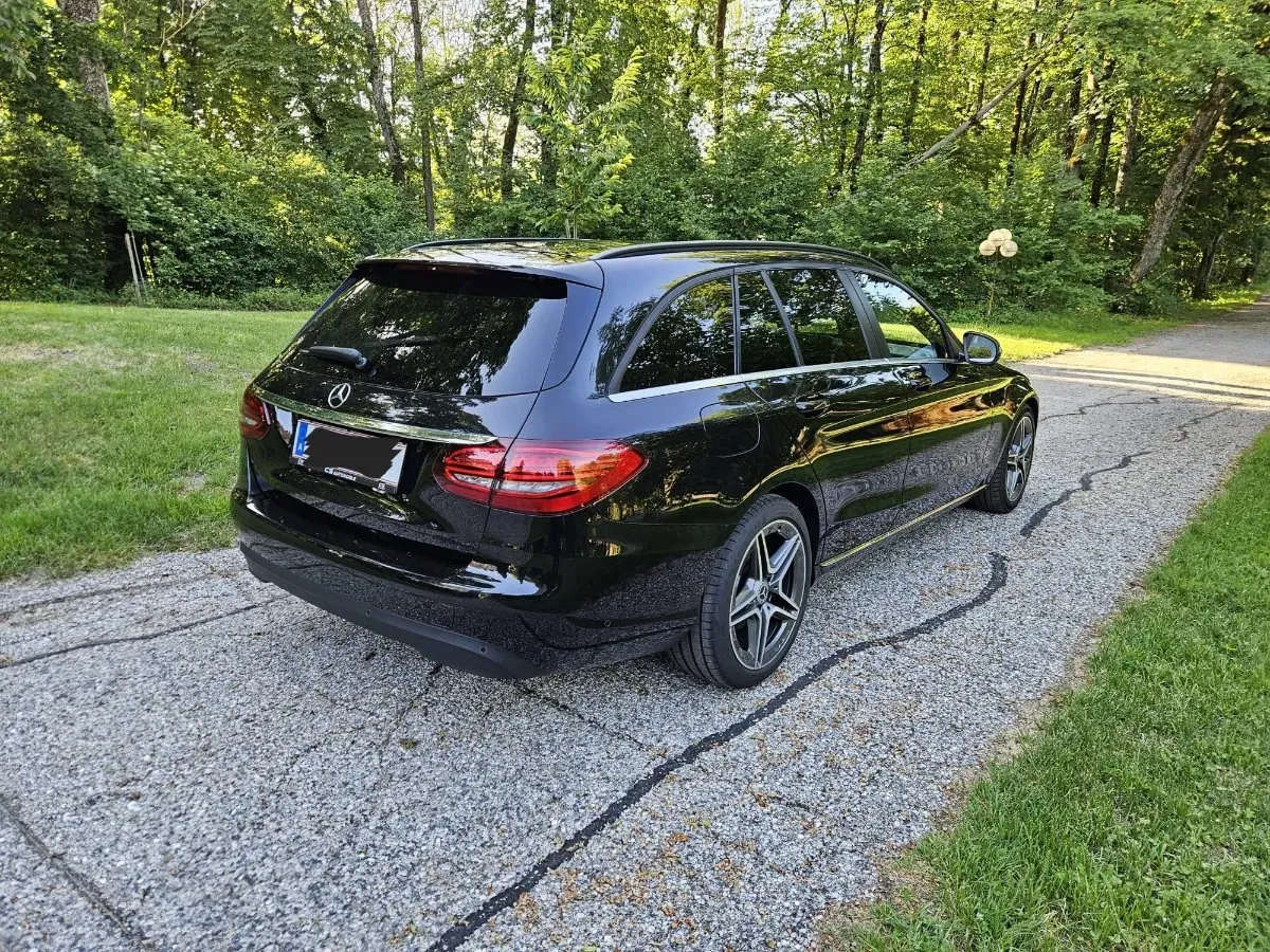 Mercedes-Benz C-Class 2019 photo 3