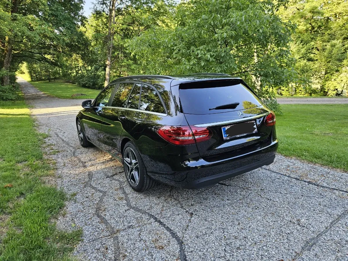 Mercedes-Benz C-Class 2019 photo 2