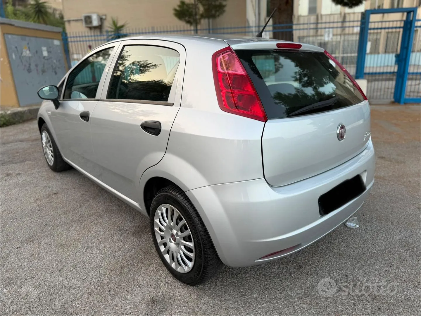 Fiat Grande Punto 2012 photo 3