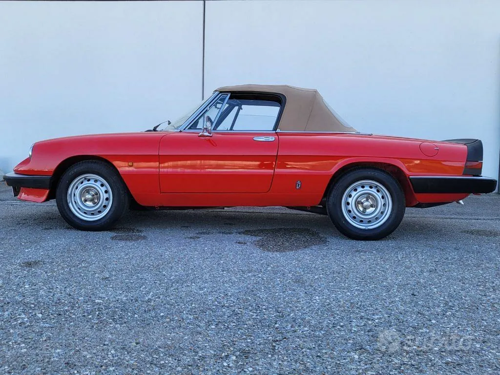 Alfa Romeo Spider 1983 photo 3