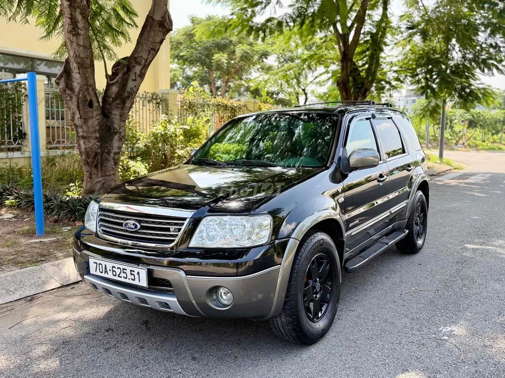 Ford Escape 2005 photo 2