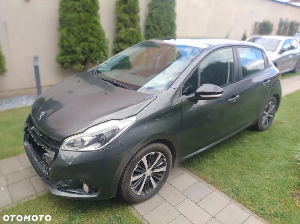 Peugeot 208 2017 photo 2