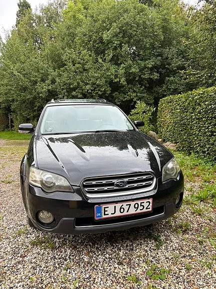 Subaru Outback 2004 photo 2