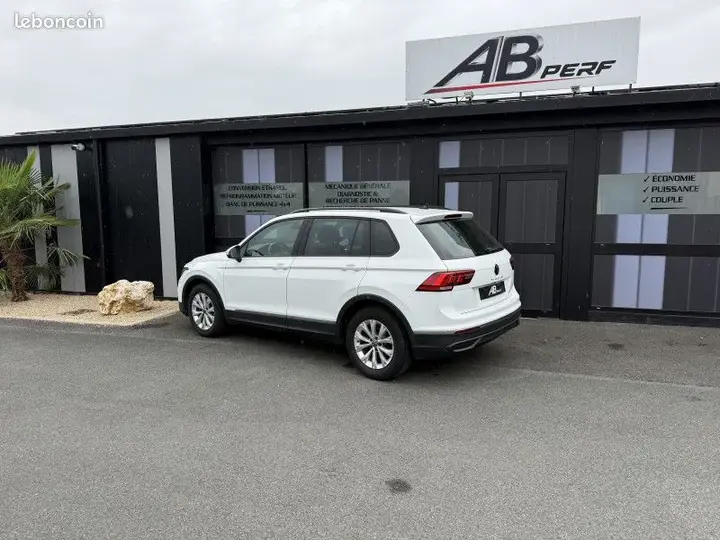 Volkswagen Tiguan 2023 photo 2