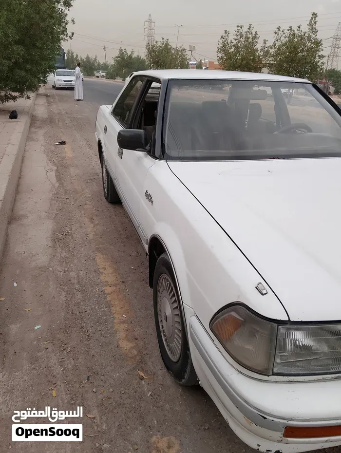 Toyota Crown 1991 photo 2
