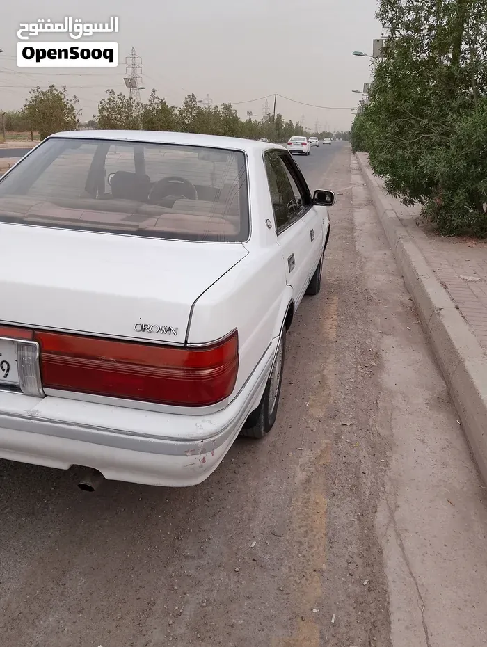 Toyota Crown 1991 photo 3