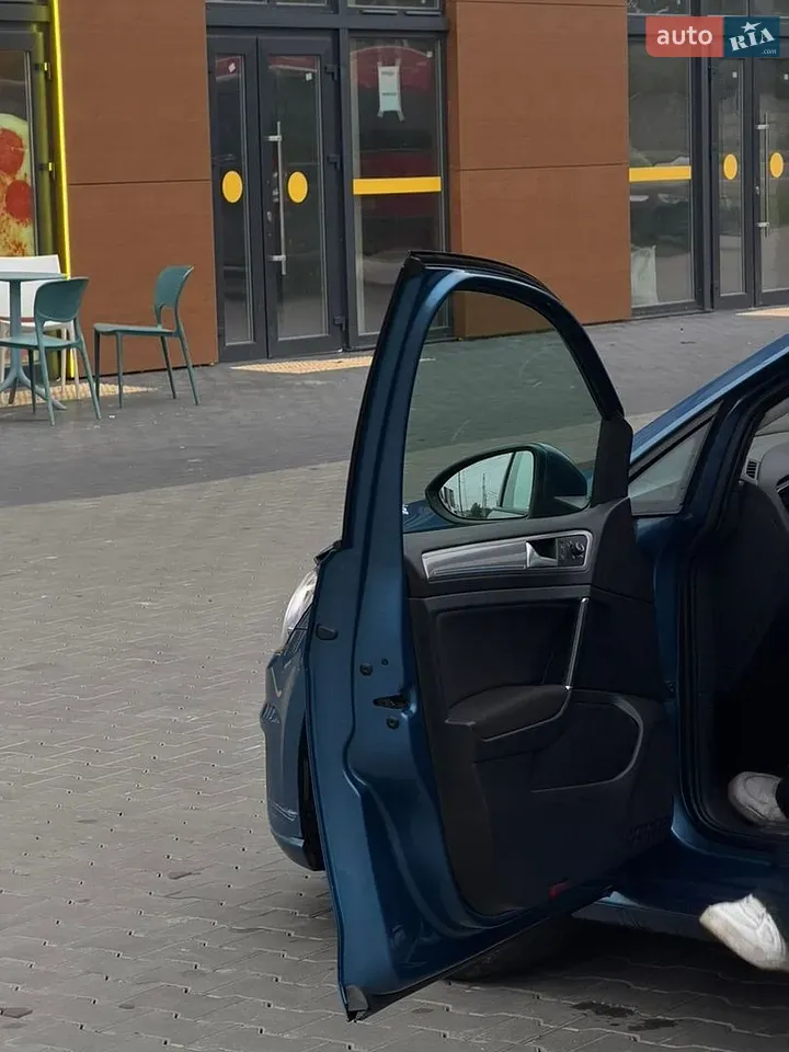 Volkswagen E-Golf 2015 photo 3