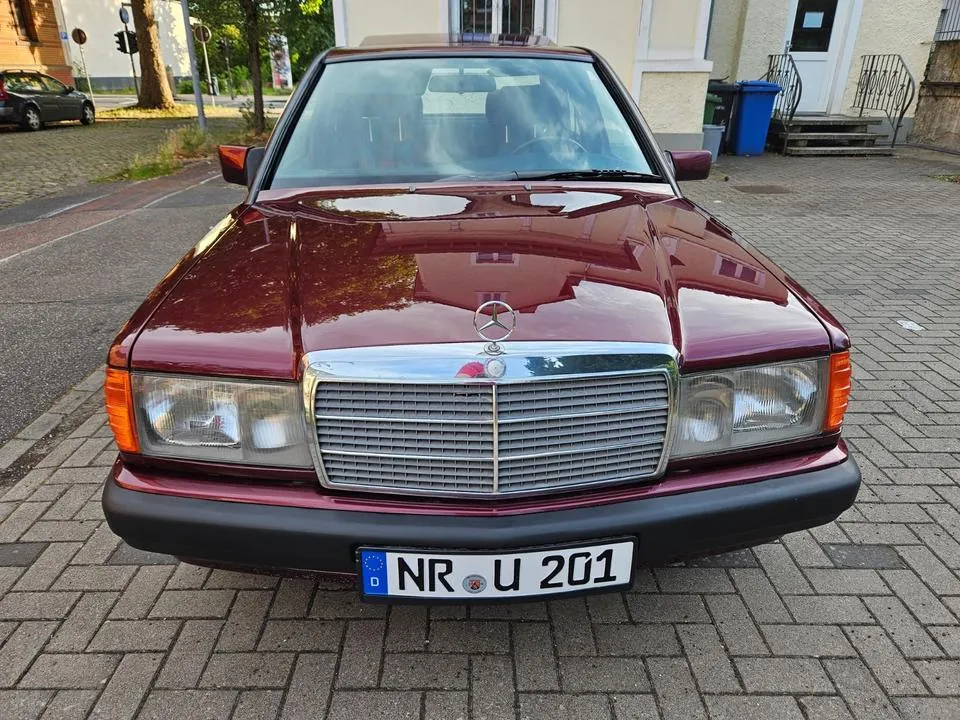 Mercedes-Benz 190