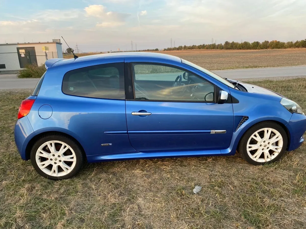 Renault Clio 2011 photo 3