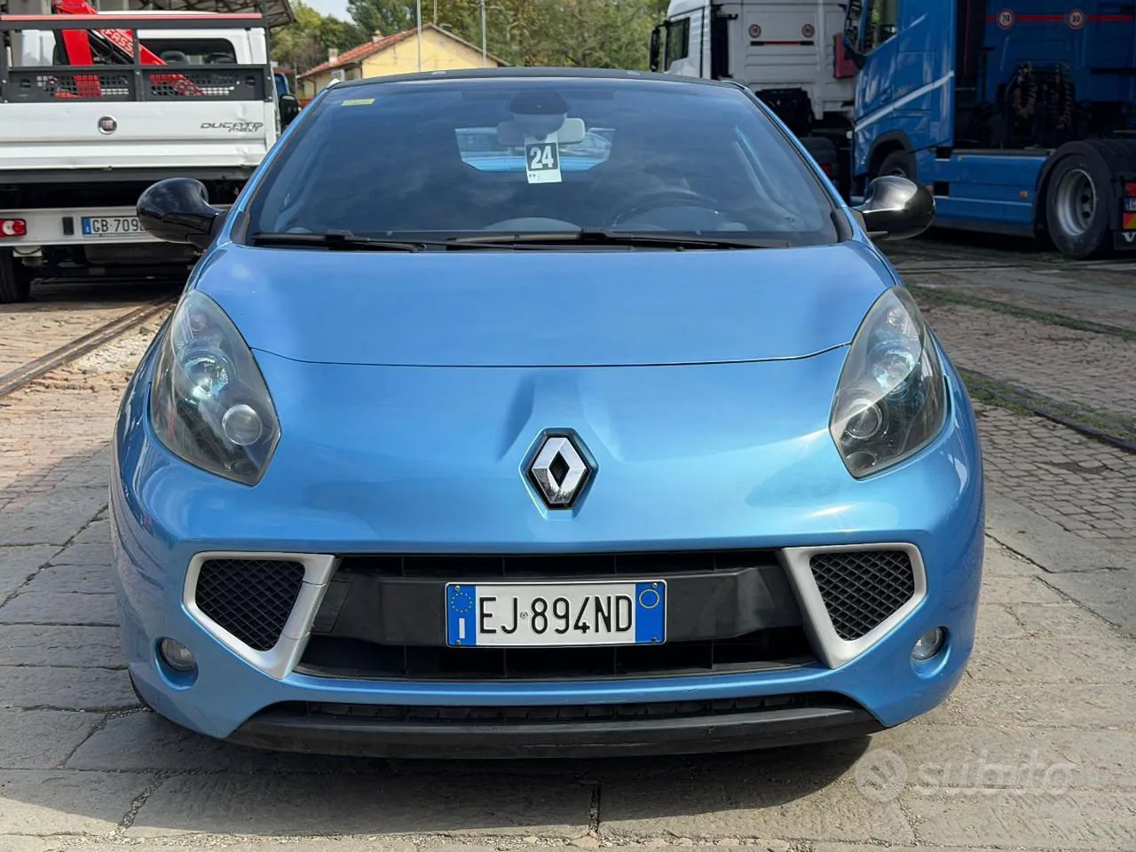 Renault Wind 2011 photo 2