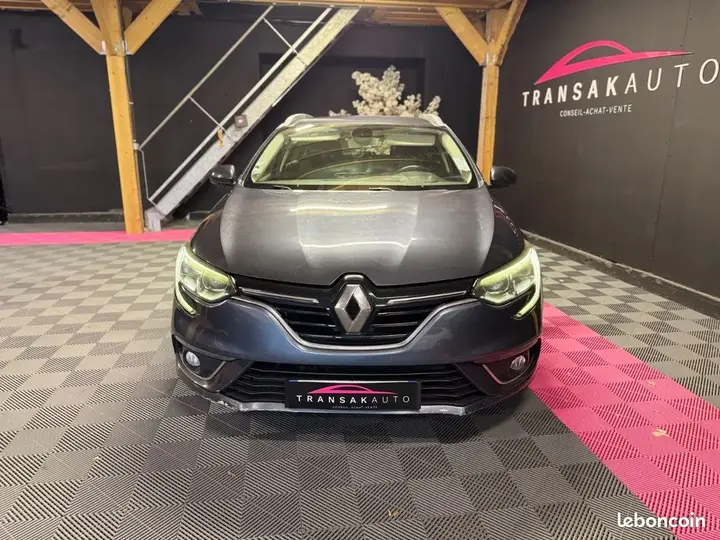 Renault Megane 2018 photo 2