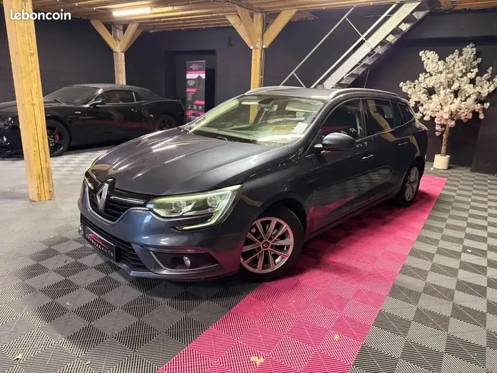 Renault Megane 2018 photo 3